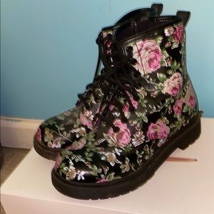 Floral combat boots (Doc Martens Knock off)